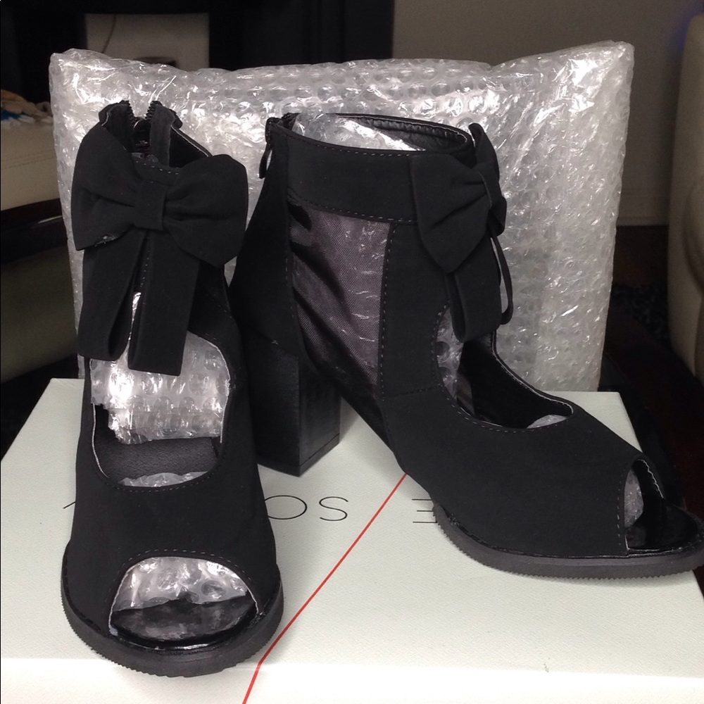 Black Open Toe Bow Heels